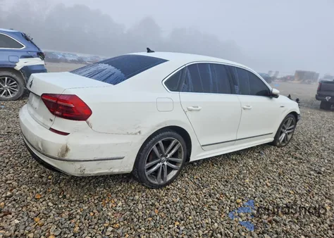 2017 Volkswagen Passat R-Line z USA, uszkodzony, nr VIN 1VWDT7A34HC070229